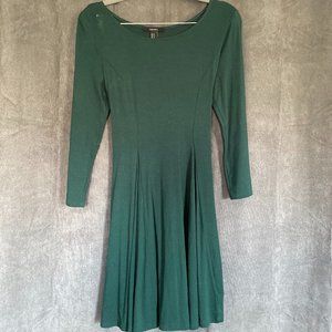 green dress